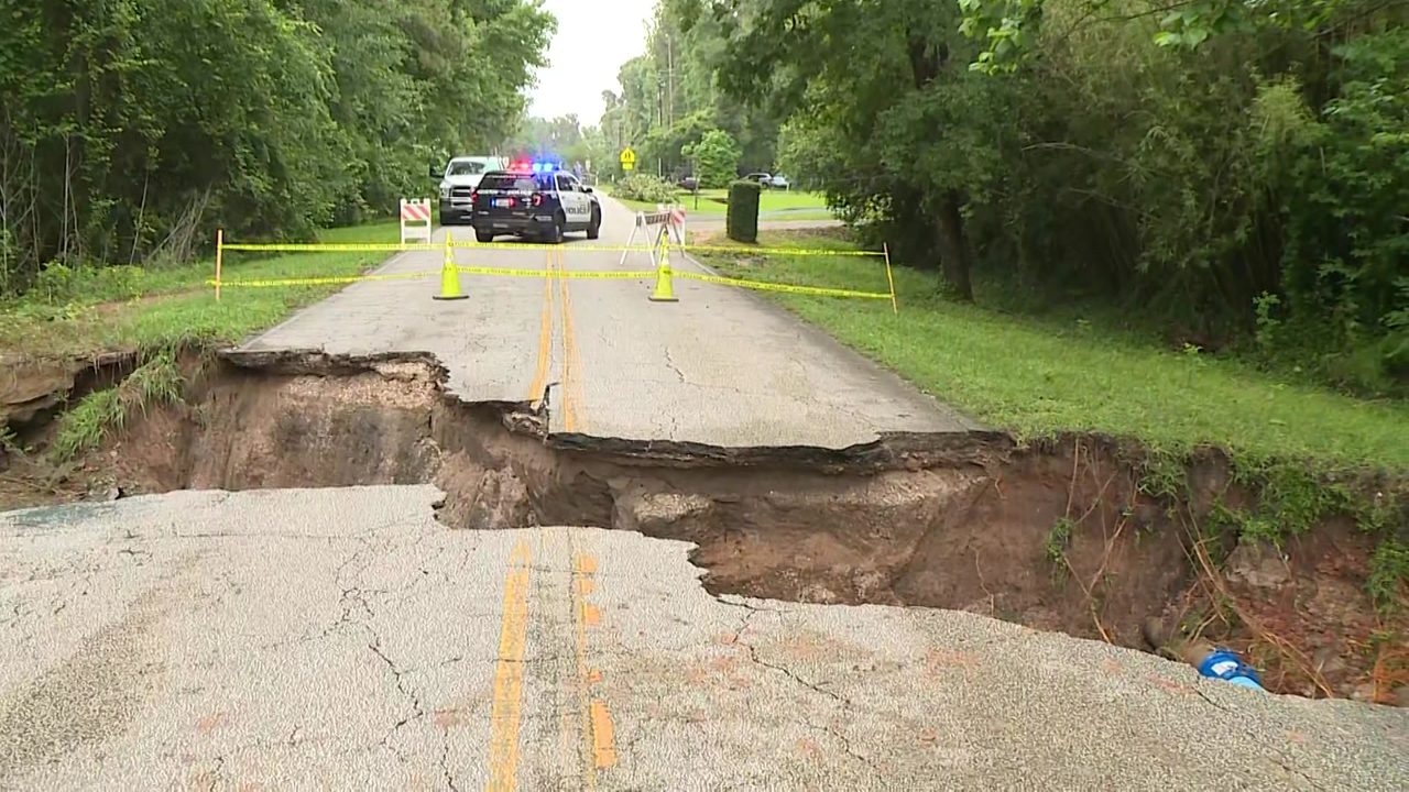 Kingwood Flooding causes sinkhole; multiple school closures